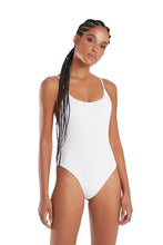 Carregar imagem no visualizador da galeria, Model Front: Blueman One-Piece Maio Belize Textura Softcell-Off White
