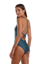 Carregar imagem no visualizador da galeria, Image 02: Blueman One-Piece Maio Botanico Verde
