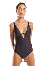 Carregar imagem no visualizador da galeria, Image 02: Blueman One-Piece Maio Fox Preto

