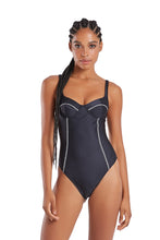 Carregar imagem no visualizador da galeria, Model Front: Blueman One-Piece Maio Maragogi Preto
