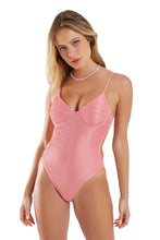 Carregar imagem no visualizador da galeria, Model Front: Blueman One-Piece Maio Prainha Textura Shine Light
