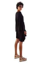 Carregar imagem no visualizador da galeria, Model Back: Blueman Maxi Dresses New Equilibrio Liso Preto
