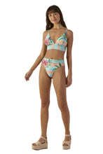 Carregar imagem no visualizador da galeria, Model Front: Blueman Set Pacifico Levemente
