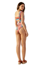 Carregar imagem no visualizador da galeria, Model Back: Blueman One-Piece Palácio Palmar
