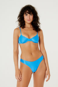 Model Front: Blueman Set Pepe Ariba Azul