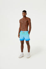 Carregar imagem no visualizador da galeria, Model Front: Blueman Swim Shorts Short Degrade Sky
