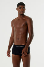 Carregar imagem no visualizador da galeria, Model Front: Blueman Sunga / Boxer Sunga Army Cos Santorini Preto
