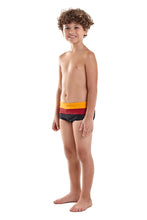 Carregar imagem no visualizador da galeria, Model Front: Blueman Boy&#39;s Swimwear Sunga Army Crepusculo Heat
