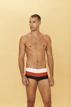 Carregar imagem no visualizador da galeria, Model Front: Blueman Sunga / Boxer Sunga Army Crepusculo Laranja
