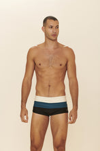 Carregar imagem no visualizador da galeria, Model Front: Blueman Sunga / Boxer Sunga Army Crepusculo Preto
