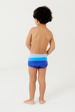 Carregar imagem no visualizador da galeria, Model Back: Blueman Boy&#39;s Swimwear Sunga Army Crepusculo Ver24 Azul Inf
