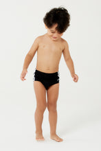 Carregar imagem no visualizador da galeria, Model Front: Blueman Boy&#39;s Swimwear Sunga Army Glorioso Preto Inf
