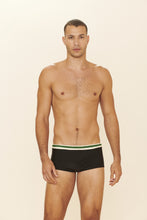 Carregar imagem no visualizador da galeria, Model Front: Blueman Sunga / Boxer Sunga Army New Onassis Preto
