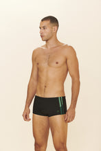 Carregar imagem no visualizador da galeria, Model Front: Blueman Sunga / Boxer Sunga Army Romeo Preto
