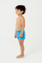 Carregar imagem no visualizador da galeria, Model Front: Blueman Boy&#39;s Swimwear Sunga Berlim Color Ver24 Azul Inf
