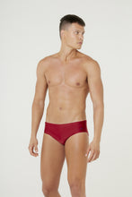 Carregar imagem no visualizador da galeria, Model Front: Blueman Sunga / Boxer Sunga Ricky Vermelho
