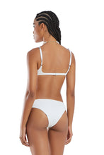 Carregar imagem no visualizador da galeria, Model Back: Blueman Top Top Bela Textura Softcell-Off White
