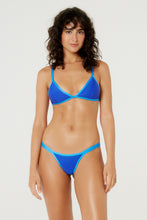 Carregar imagem no visualizador da galeria, Model Front: Blueman Top Top Dance Azul
