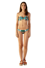 Carregar imagem no visualizador da galeria, Model Front: Blueman Top Top Master Mumbai
