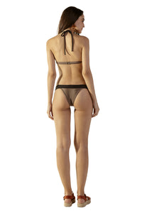 Model Back: Blueman Top Top Matelasse Caramelo Preto