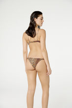 Carregar imagem no visualizador da galeria, Model Back: Blueman Top Top Mini Beauty Pintada
