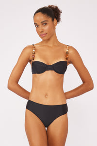 Model Front: Blueman Top Top Preto Chandon