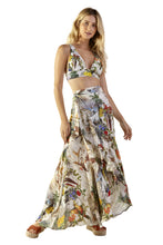 Carregar imagem no visualizador da galeria, Model Front: Blueman Top Top Sum Mundi
