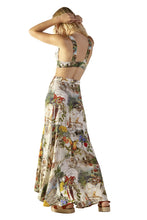 Carregar imagem no visualizador da galeria, Model Back: Blueman Top Top Sum Mundi
