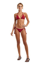 Carregar imagem no visualizador da galeria, Model Front: Blueman Top Top Tahity Perola Vermelho
