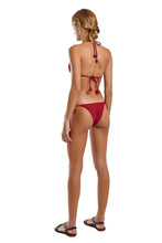 Carregar imagem no visualizador da galeria, Model Back: Blueman Top Top Tahity Perola Vermelho

