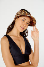 Carregar imagem no visualizador da galeria, Model Front: Blueman Visor Viseira Fuji Pintada
