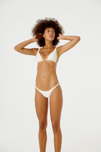 Carregar imagem no visualizador da galeria, Top Malibu Bordado Off White
