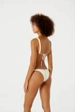 Carregar imagem no visualizador da galeria, Top Malibu Bordado Off White
